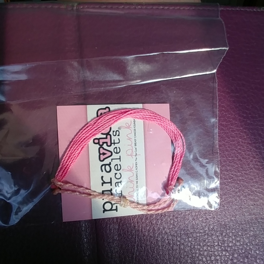"Think pink" Pura Vida bracelet